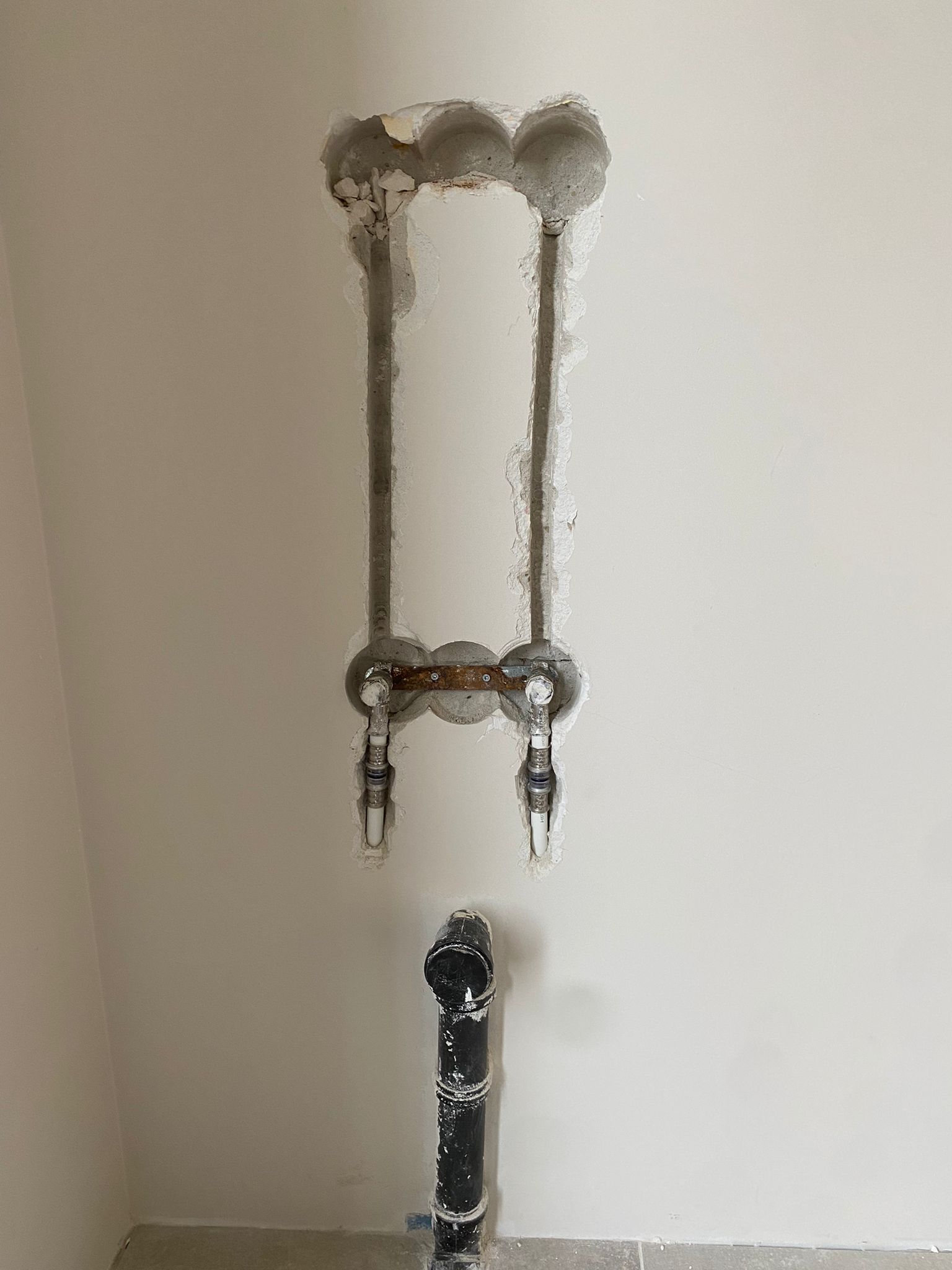 Leidingen verplaatsen keuken muur wand Van Bockel Installatietechniek
